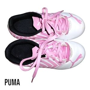 Kids PUMA cleats sz 11